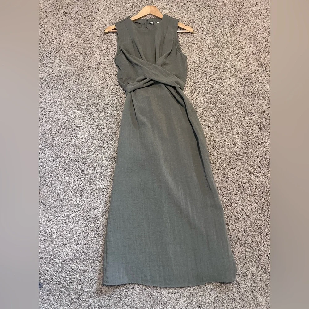 H&M Olive Green Sleeveless Twist-Waist Maxi Dress - Picture 1 of 4